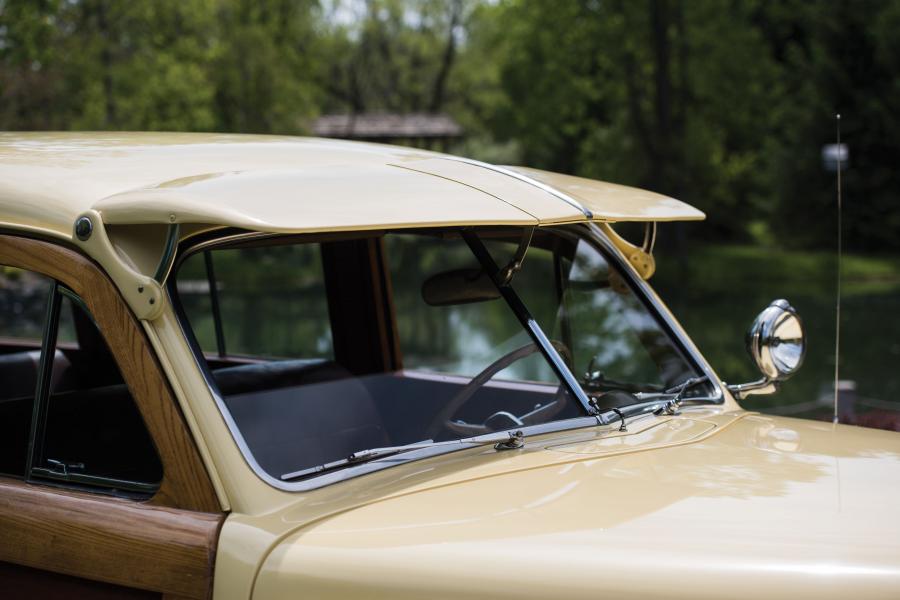 Детали экстерьера Chrysler Royal Town & Country Station Wagon (C48S) 1950 года  (фото 16 из 25)